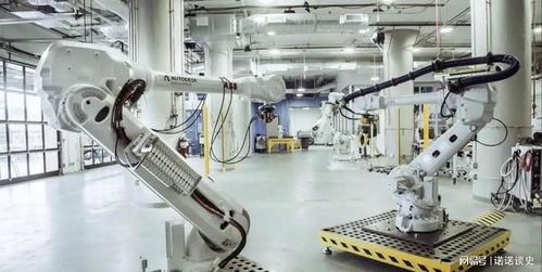 中国机器人集群点亮智慧工厂，印度人口红利面临数字化转型挑战